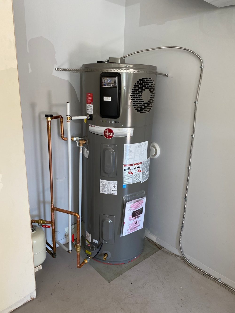 Hybrid heat pump water heater